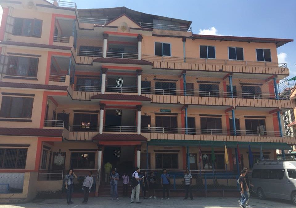 Fundación Multipolar presentó sus proyectos en una de las escuelas más importantes de Nepal
