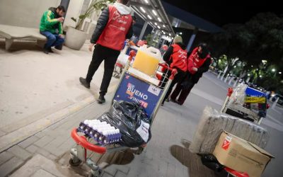 La Nación – Cómo funciona la red de ONG que les lleva comida y abrigo a las personas que duermen afuera de Aeroparque